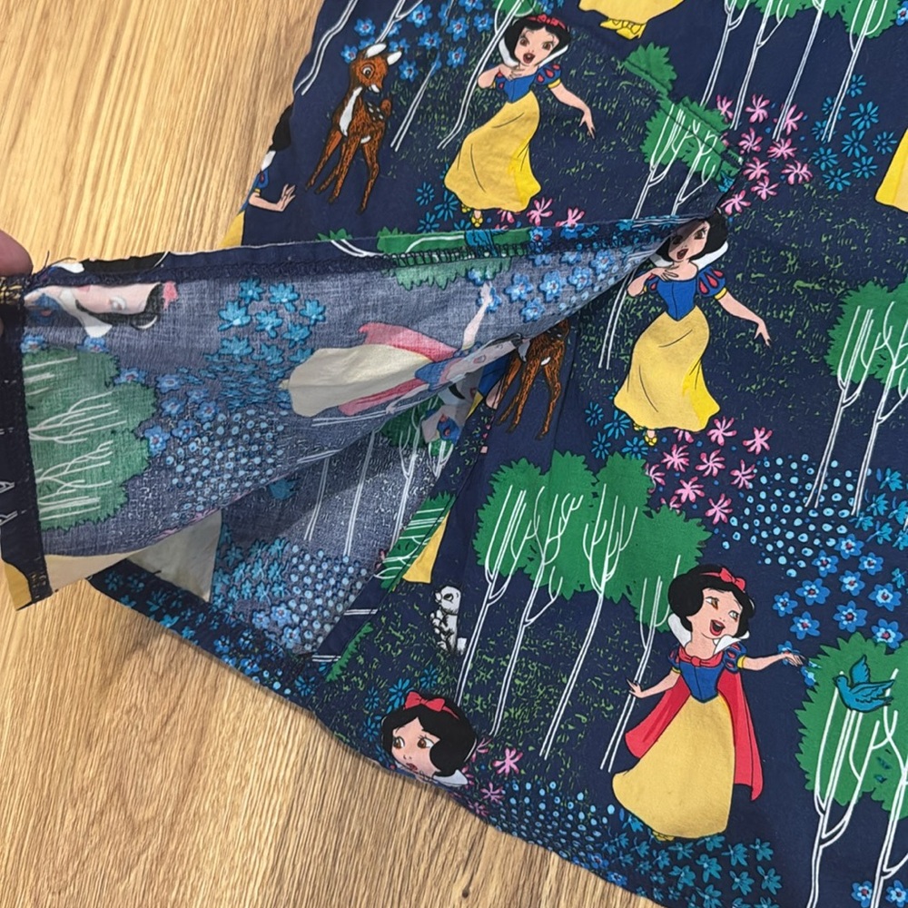 Disney Snow White Scrub Top Forest Scene - Picture 7 of 8